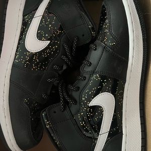 Air Jordan 1 Mid SE GS